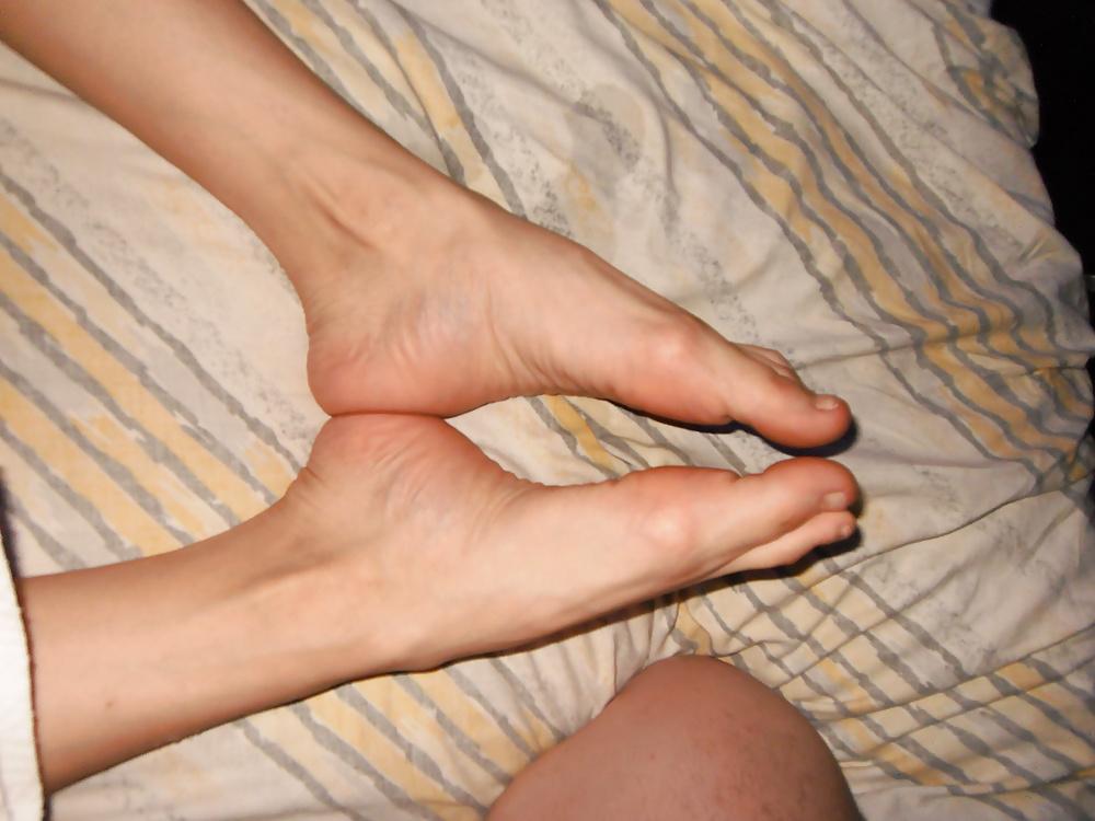 15P Vioella 's Feet - Foot Model toes and sole show