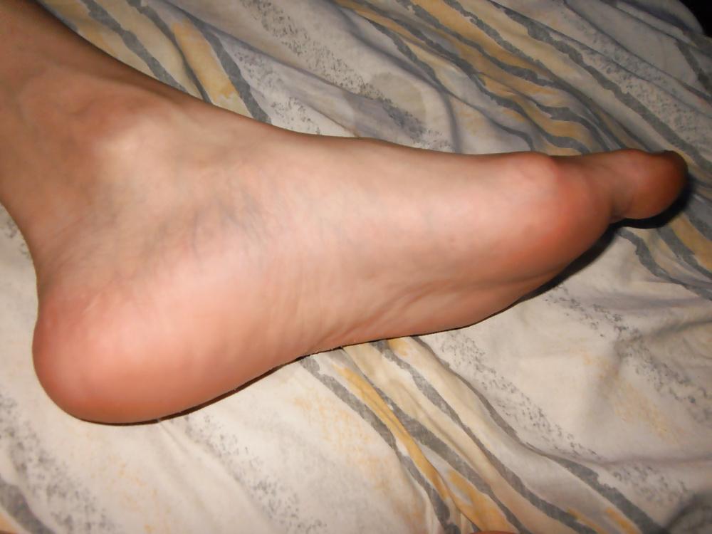 15P Vioella 's Feet - Foot Model toes and sole show