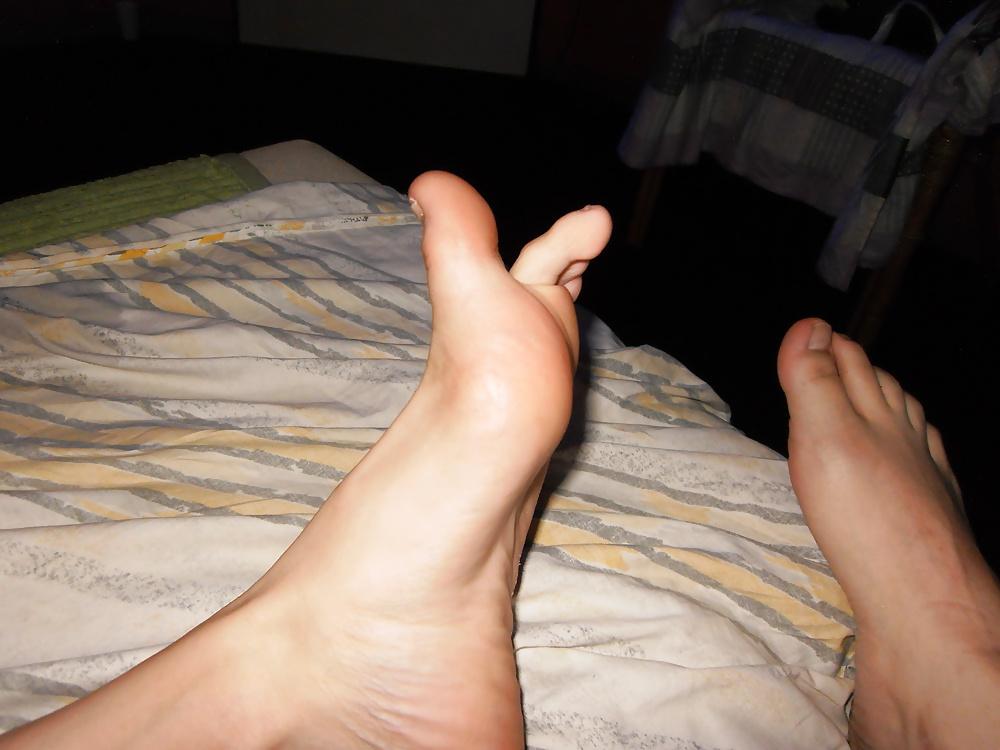 15P Vioella 's Feet - Foot Model toes and sole show