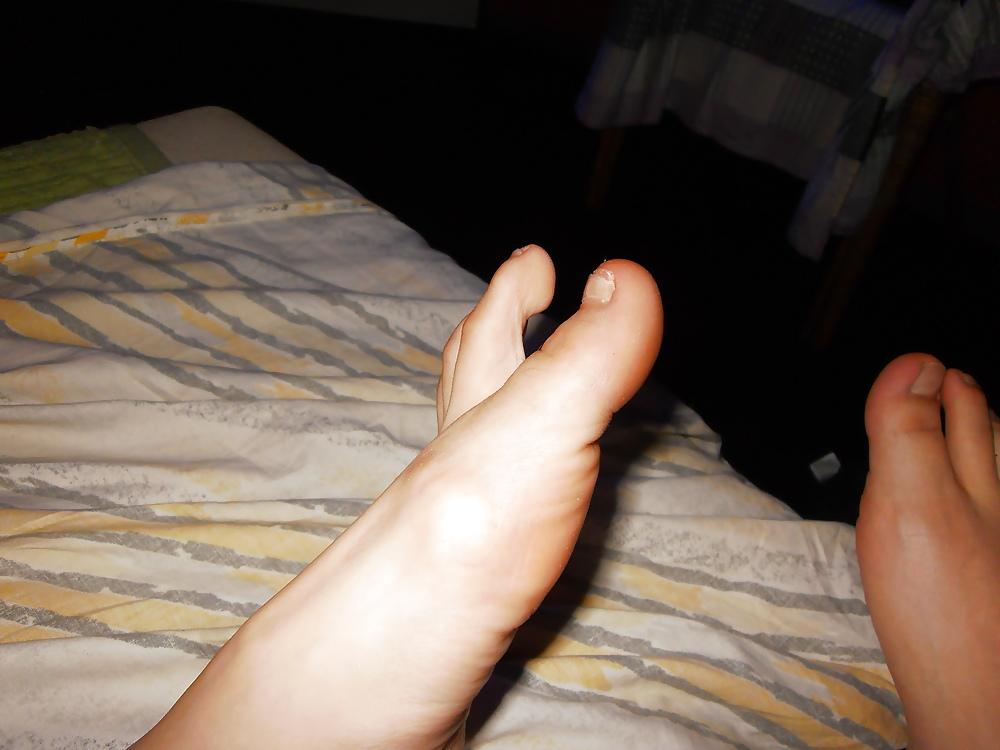 15P Vioella 's Feet - Foot Model toes and sole show