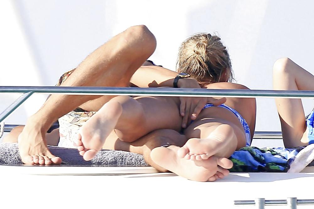 25P Celebrities #rec Pussy Camel toes Upskirts Ass HQG5
