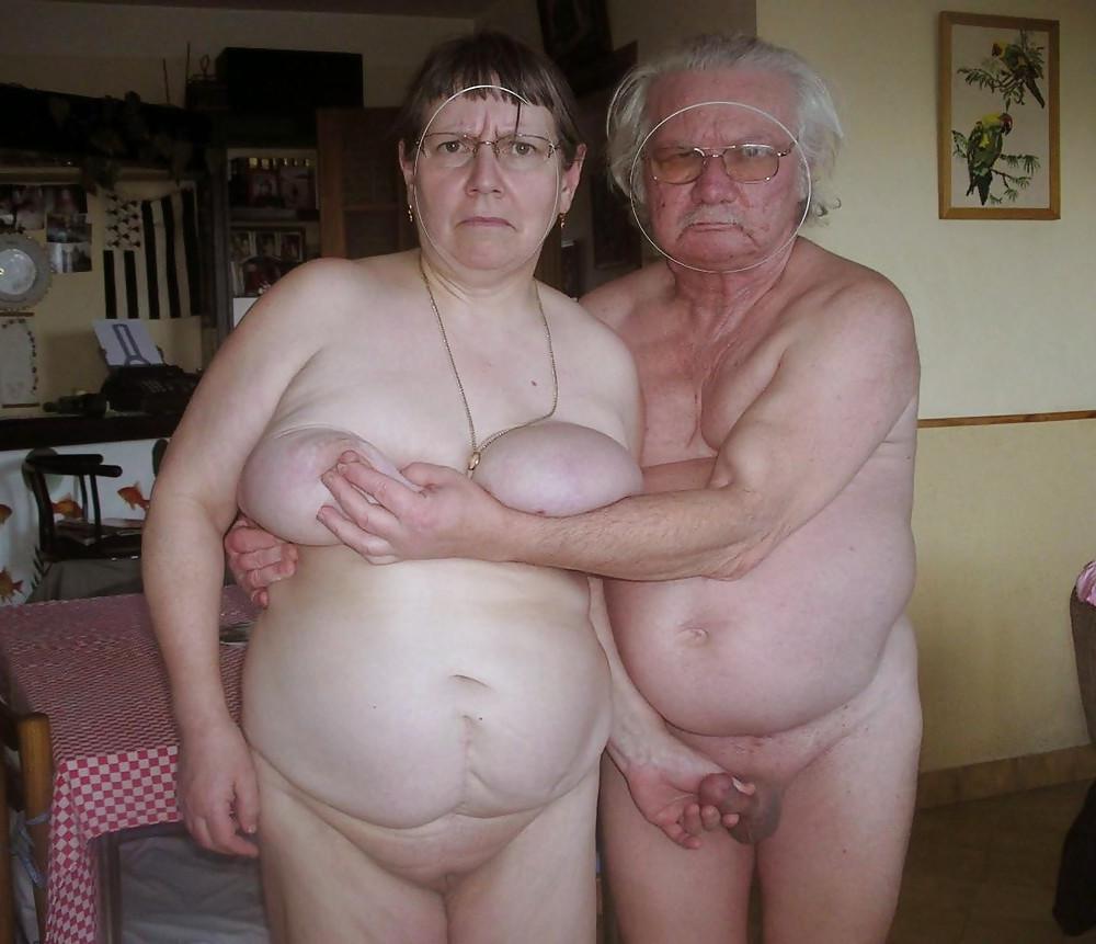 24P Naked couple 12.