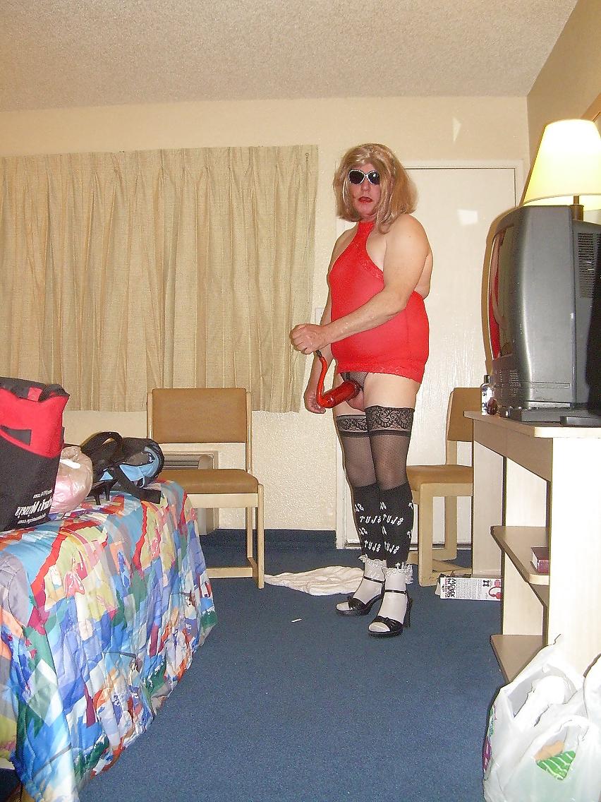 6P HOTEL 6 FUN DRESSED AS A SLUT PLAYING WITH NEW TOY