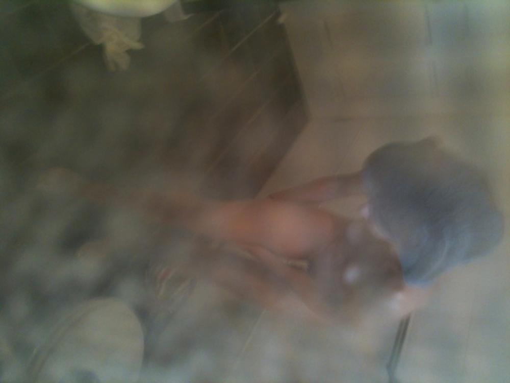 7P Shower wife voyeur