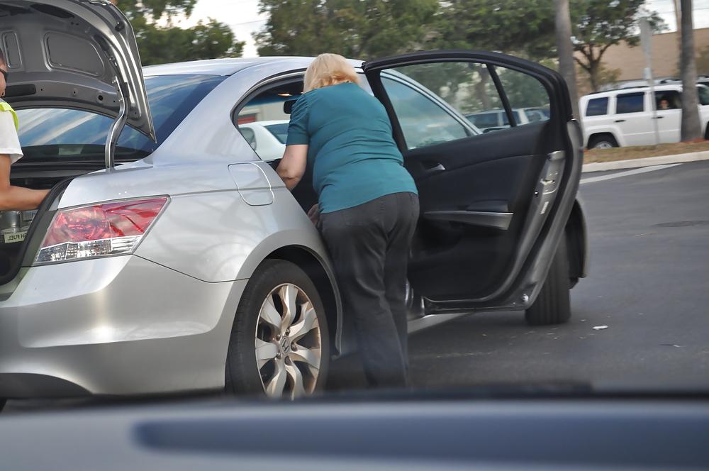 5P Fat Granny Ass Bent Over