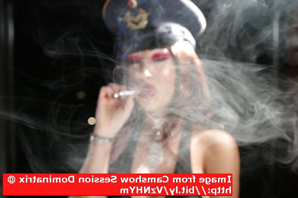 11P Dominatrix camshow TheVampireVictoria at bit.ly VzNHYm