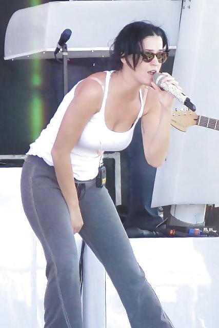 25P Katy Perry enjoying jerking over Katy :)