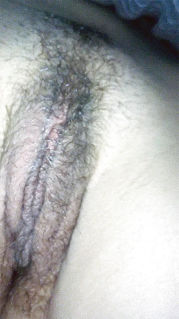 12P Wife's Hairy Pussy (secret)
