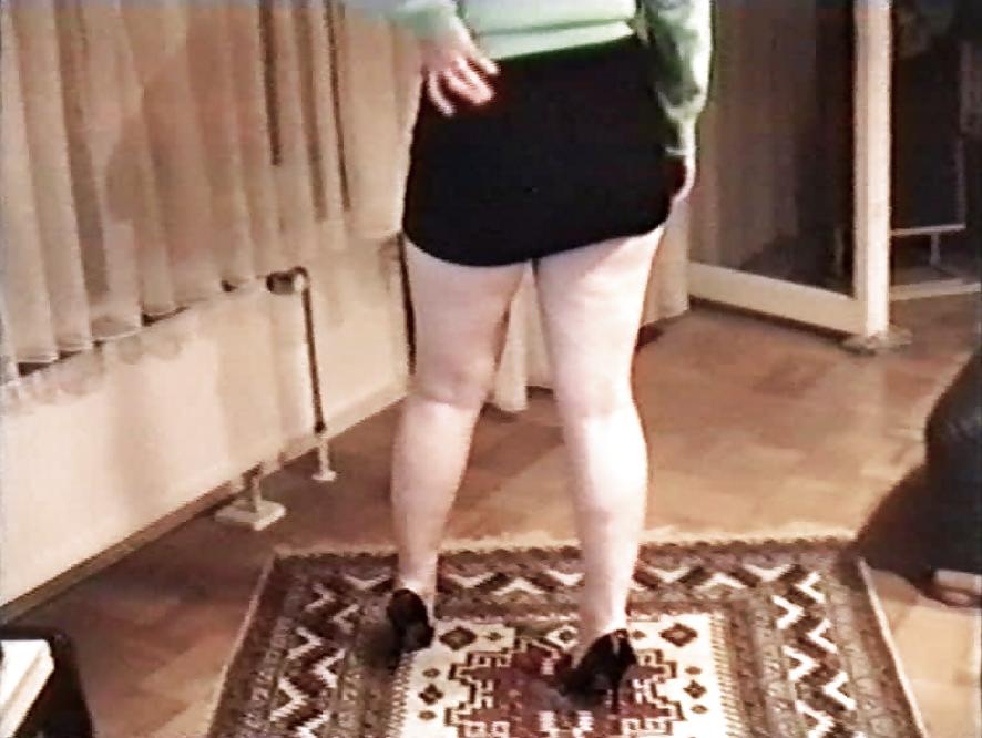 15P SAG - Mommies Juicy Downblouse Udders In A Green Sweater 04