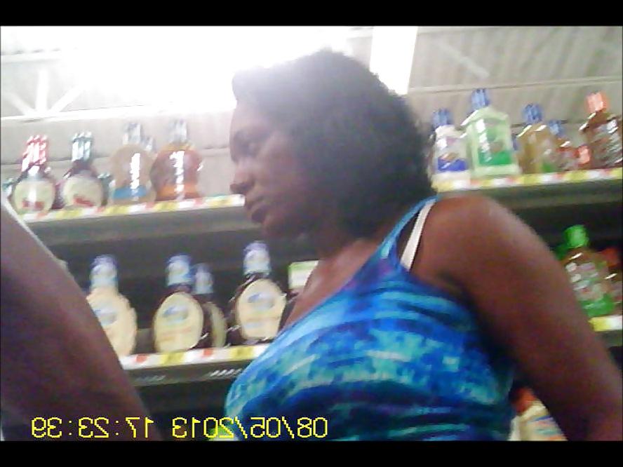 6P Black Milf Titties