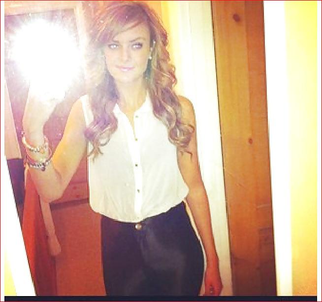 25P Love girls in leggings CLOSE-UPS