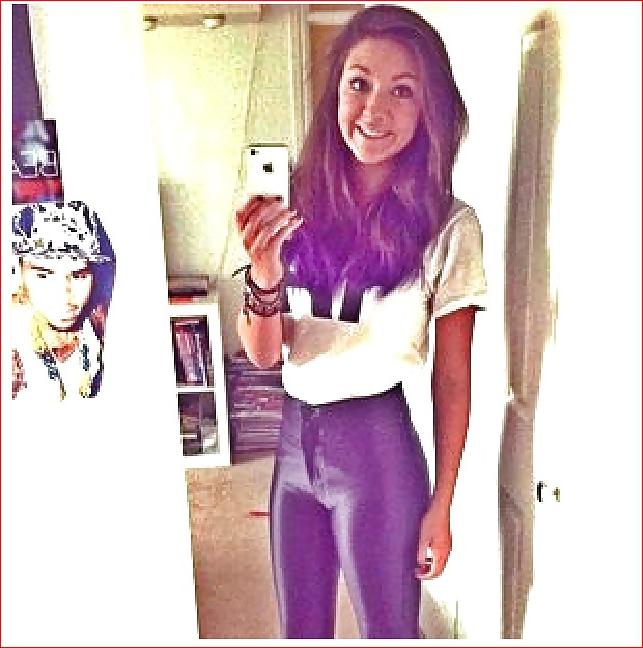 25P Love girls in leggings CLOSE-UPS