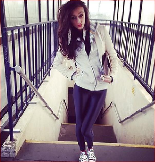 25P Love girls in leggings CLOSE-UPS