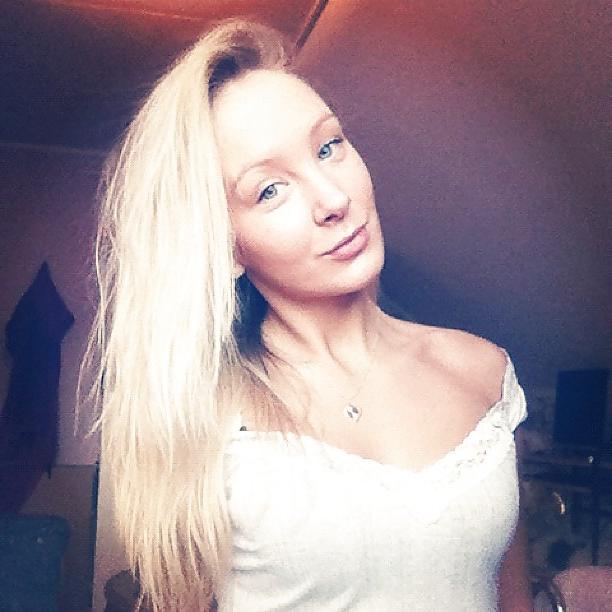 25P Love girls in leggings CLOSE-UPS