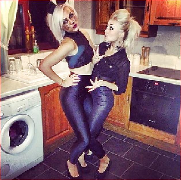 25P Love girls in leggings CLOSE-UPS