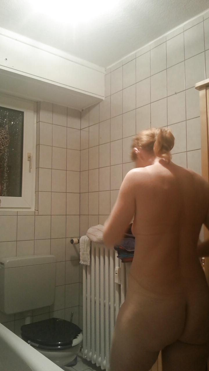 25P Moom on shower - hidden spy cam - big tits