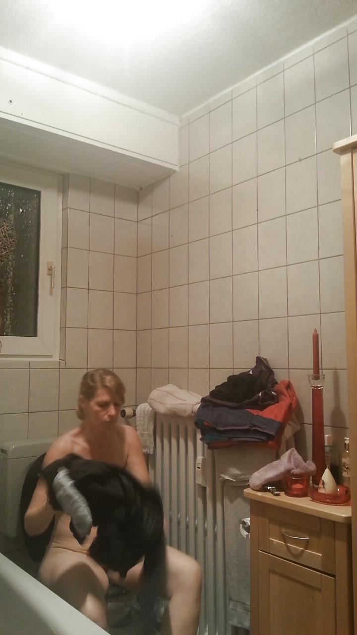 25P Moom on shower - hidden spy cam - big tits
