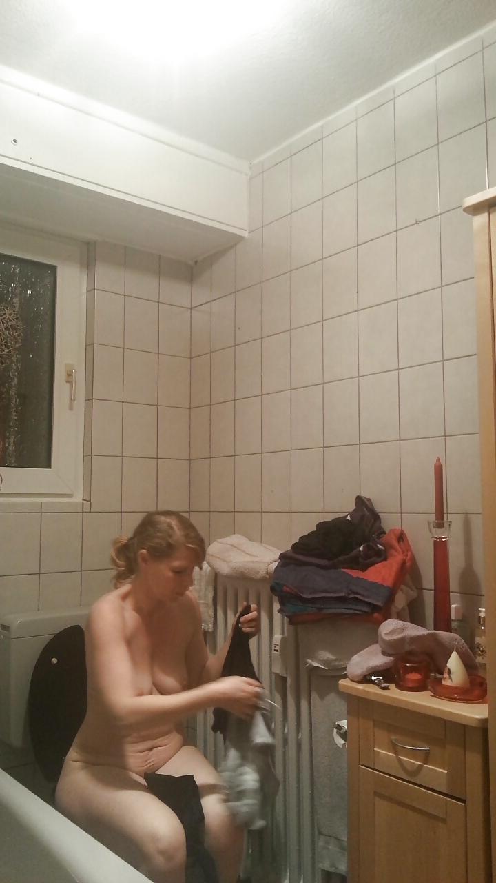 25P Moom on shower - hidden spy cam - big tits