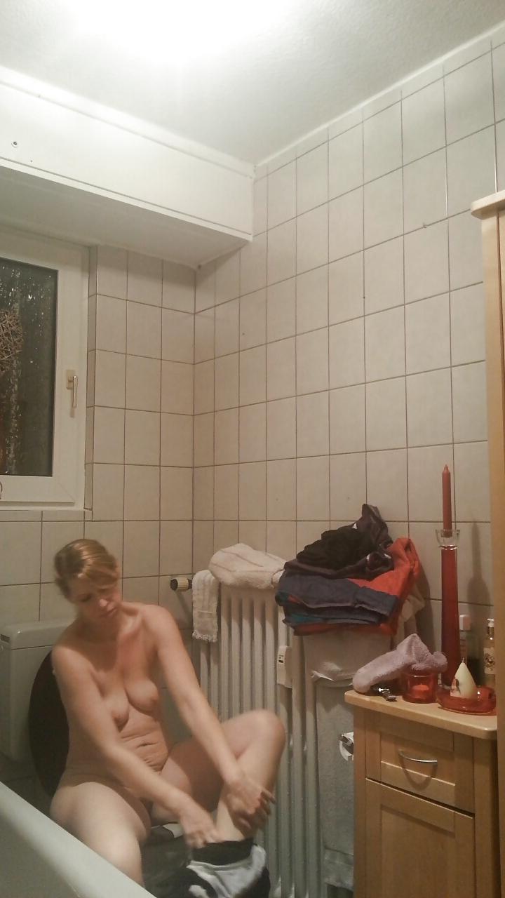 25P Moom on shower - hidden spy cam - big tits