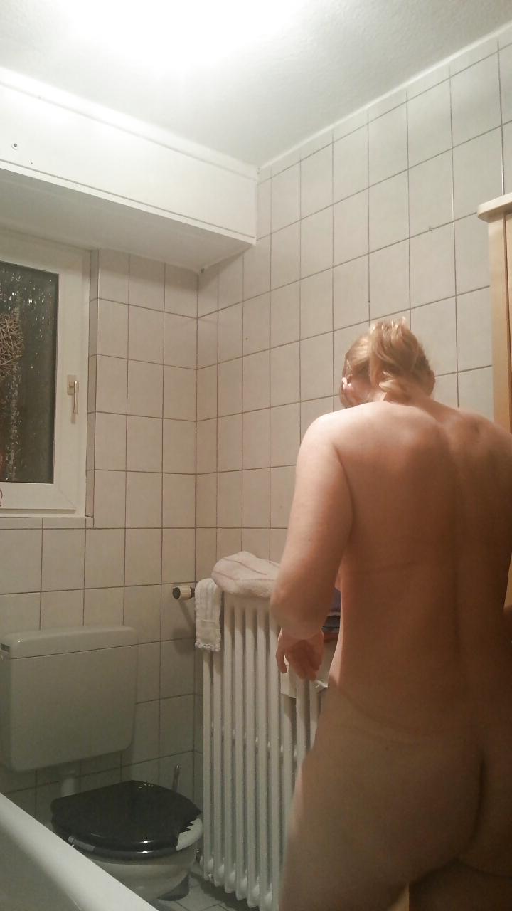 25P Moom on shower - hidden spy cam - big tits