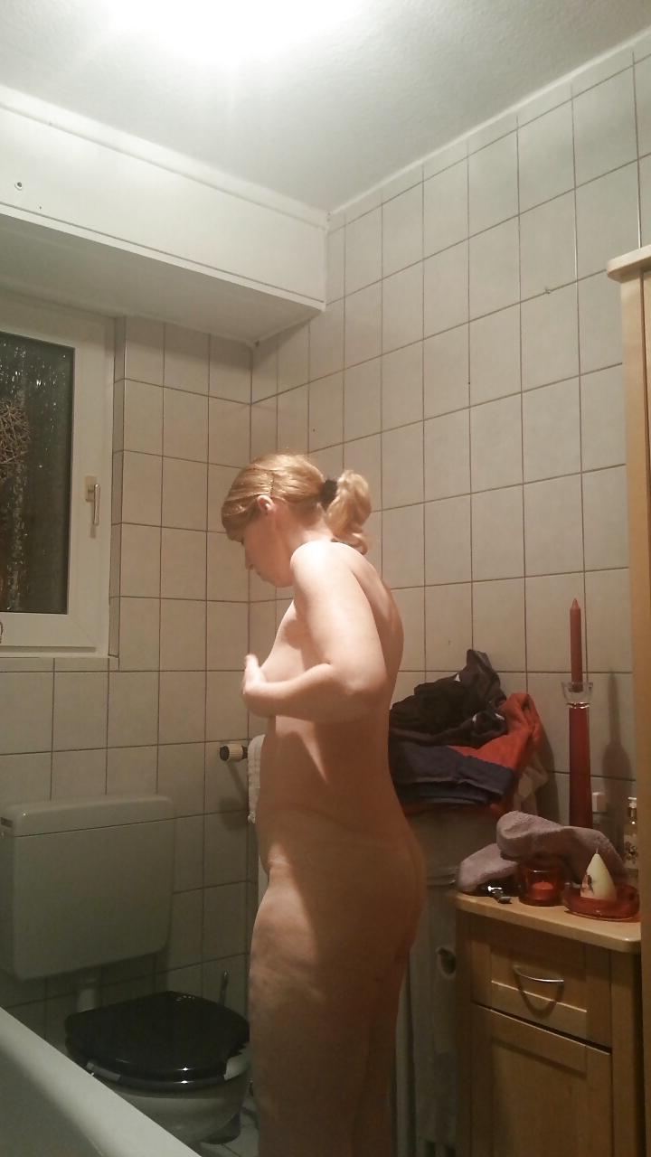 25P Moom on shower - hidden spy cam - big tits