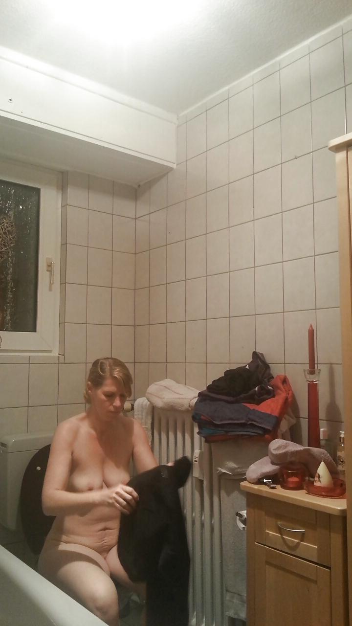 25P Moom on shower - hidden spy cam - big tits