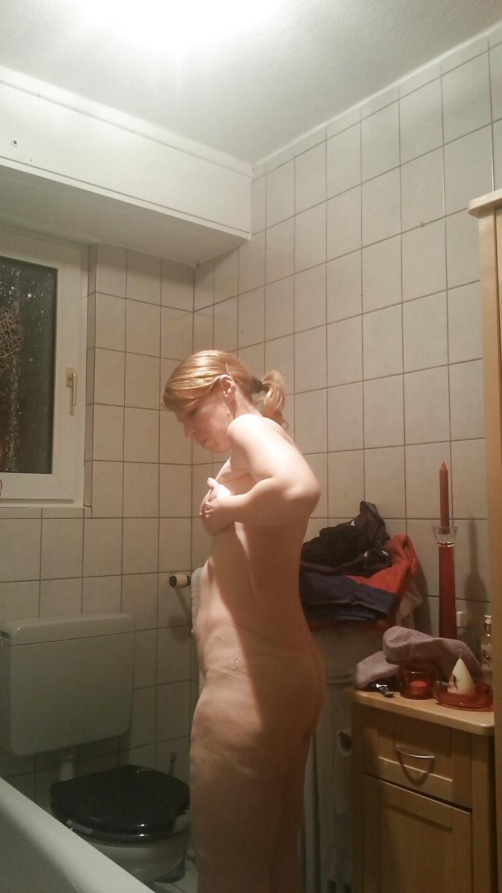 25P Moom on shower - hidden spy cam - big tits
