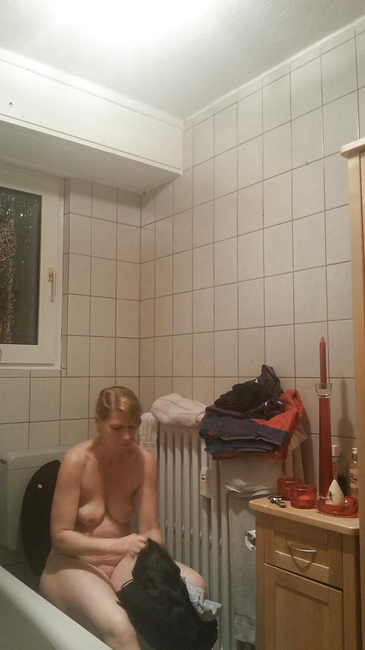 25P Moom on shower - hidden spy cam - big tits