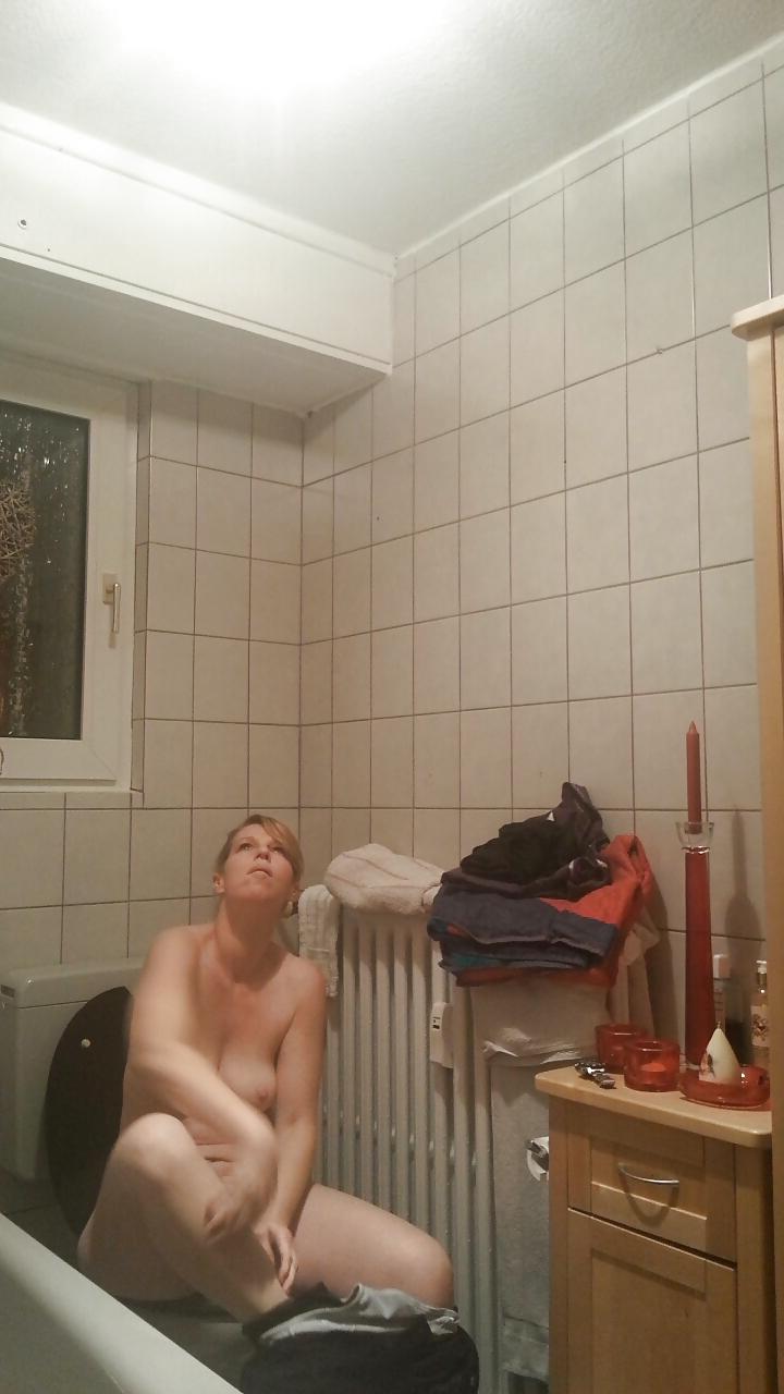 25P Moom on shower - hidden spy cam - big tits