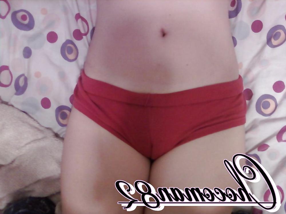 16P The camel toe of my girlfriend 