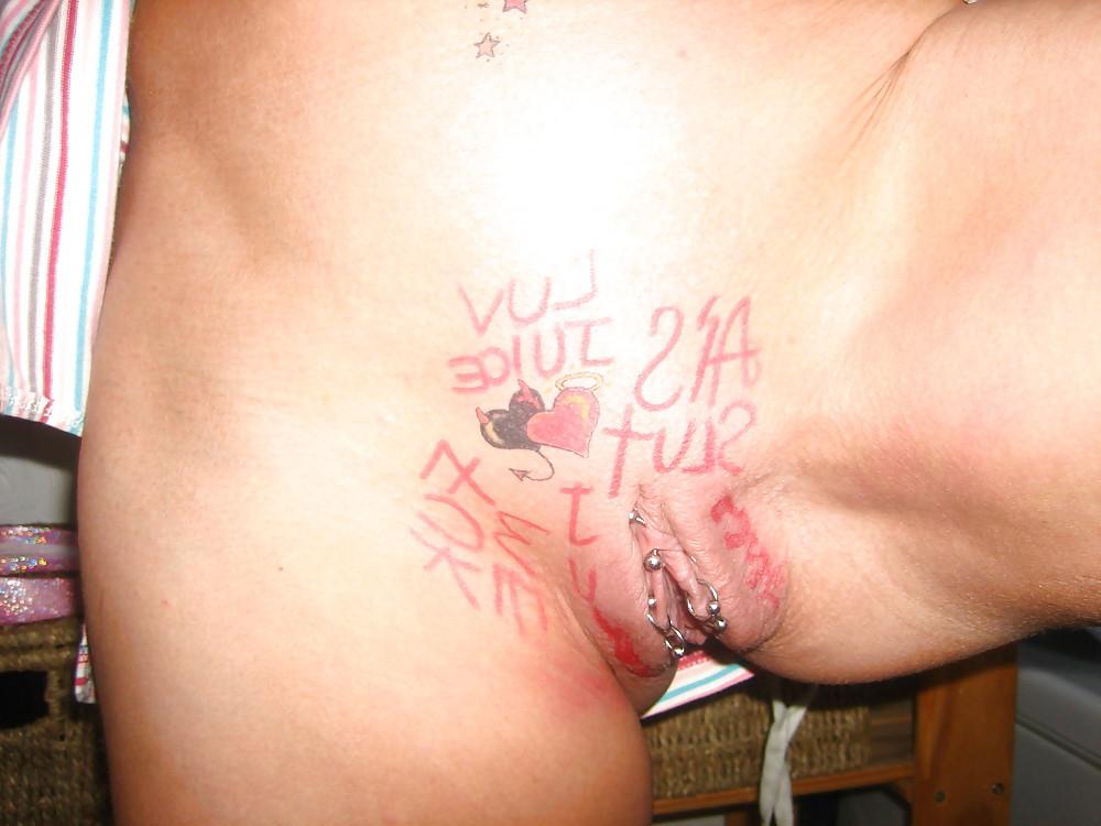 18P HORNY HOUSEWIFE