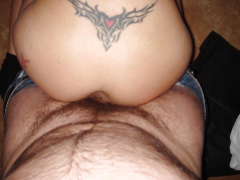 18P HORNY HOUSEWIFE
