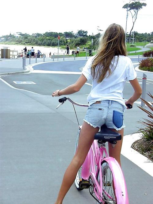 25P Hot pants Hot shirt