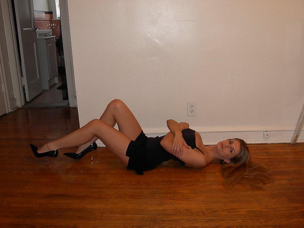 10P Amanda In Short Skirt # 3