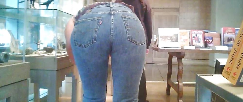 6P Bend over Jeans Milf