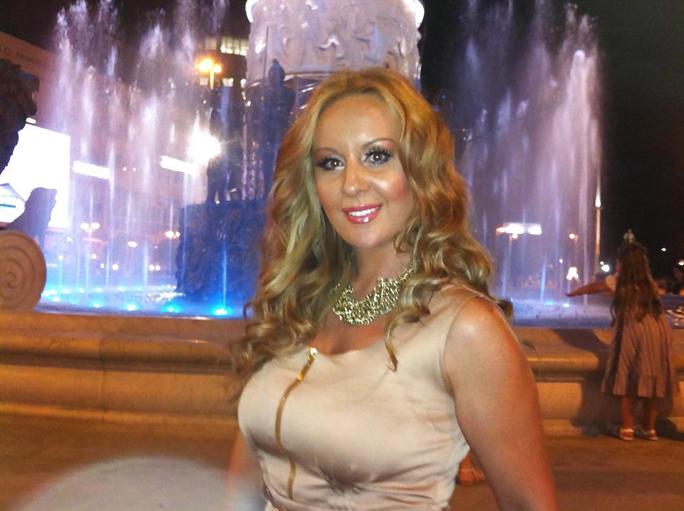 25P My friends mom very hot