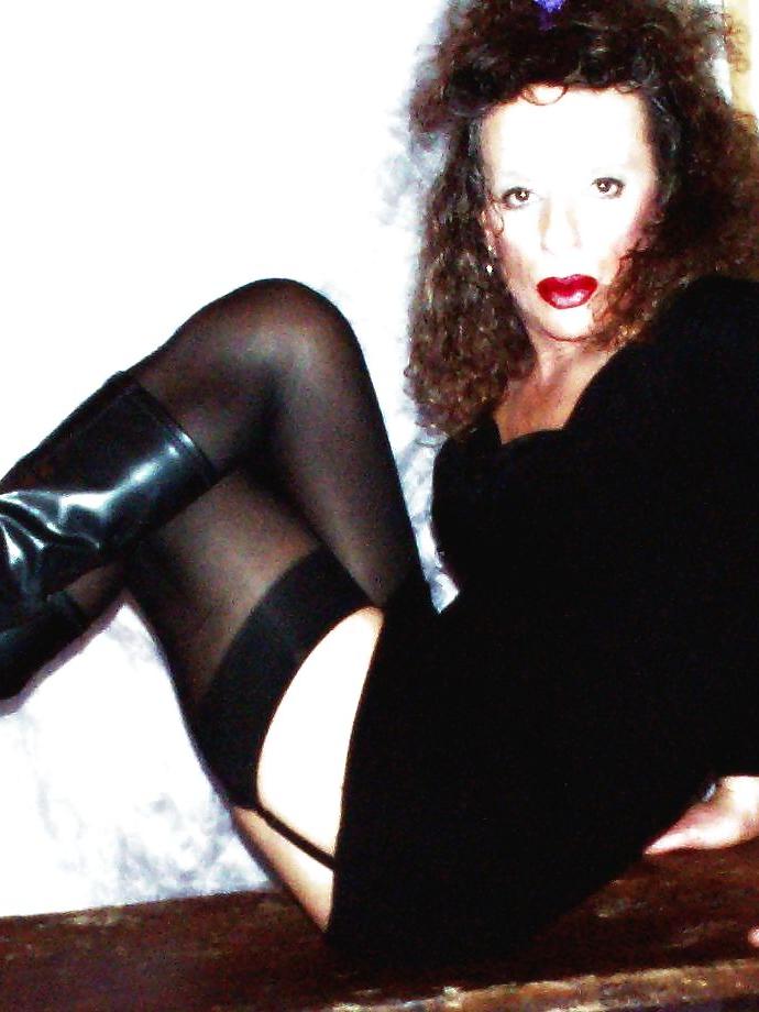 18P Shemale tranny from Italy