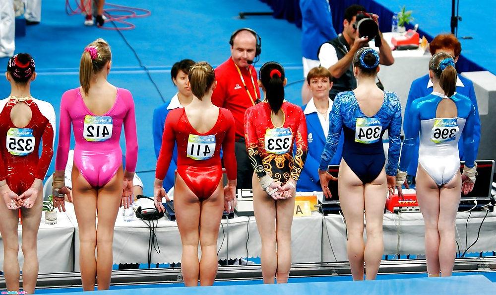 25P Girls into sports - Hot bodies only