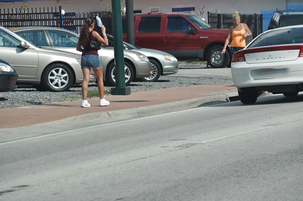 5P Blonde Hooker Walking the Stroll