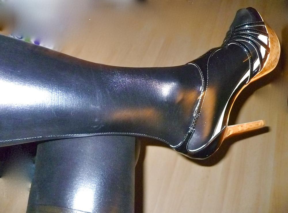 17P High heels on cam session