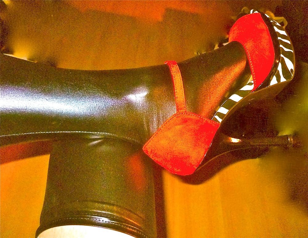 17P High heels on cam session