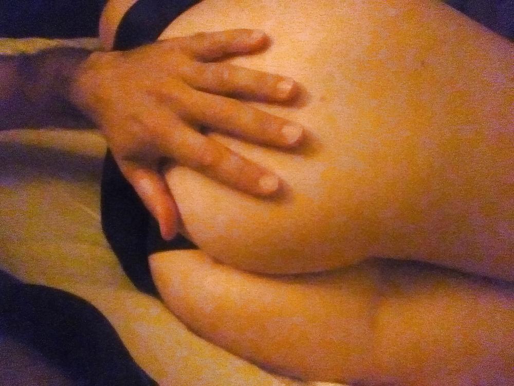 20P Busty wife 8 - moglie tettona.....ass on display