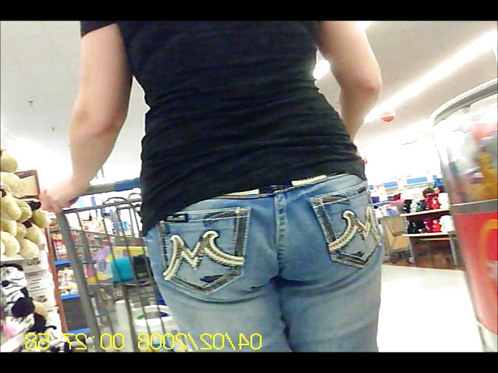 25P Sexy Blonde Milf Great Ass