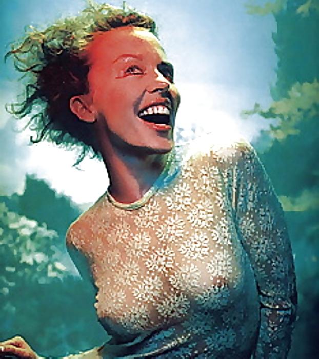 16P Kylie Minogue 2 - Hot! Naked Or Nearly Nude 