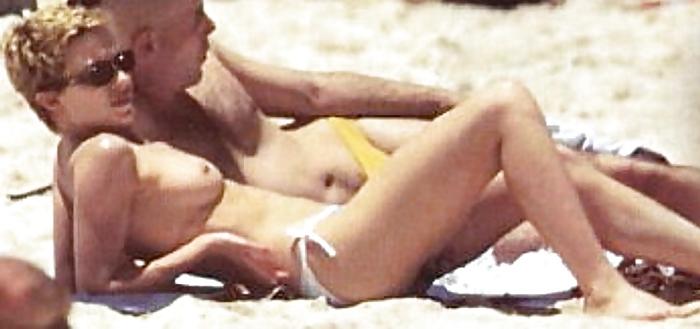 16P Kylie Minogue 2 - Hot! Naked Or Nearly Nude 