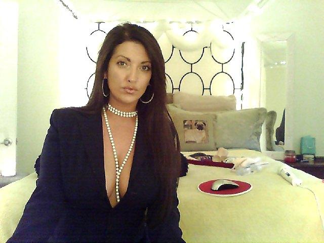 18P Sammy Brooks (super hot mom)