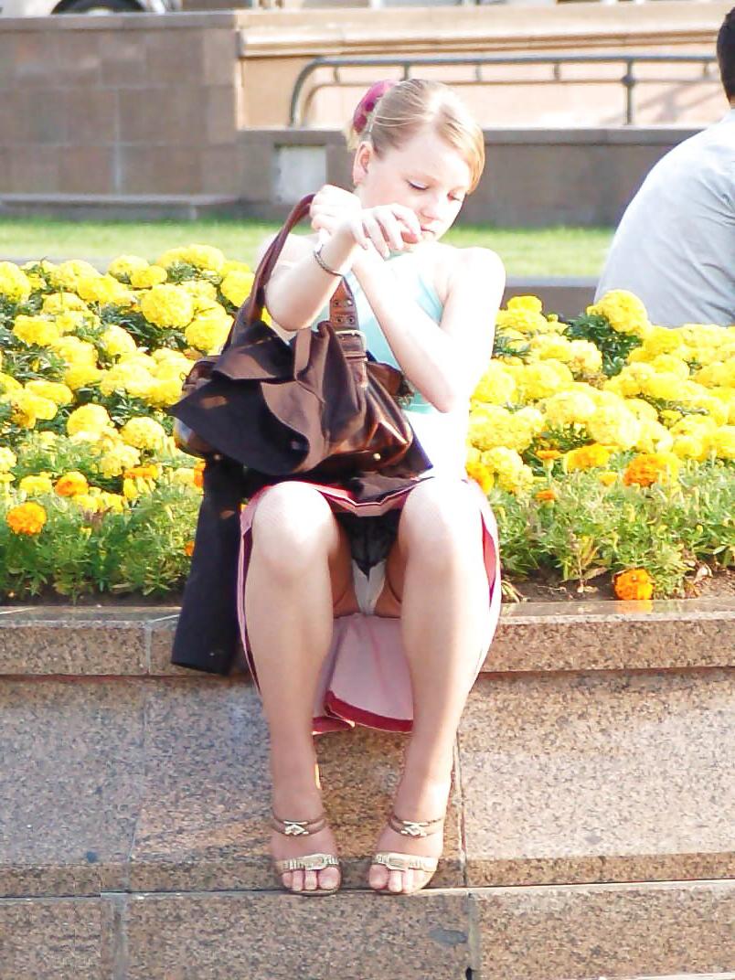 25P Upskirt Teen 3