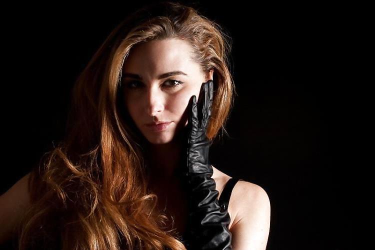 25P Mistress Adrienne Hot Fetish Domme