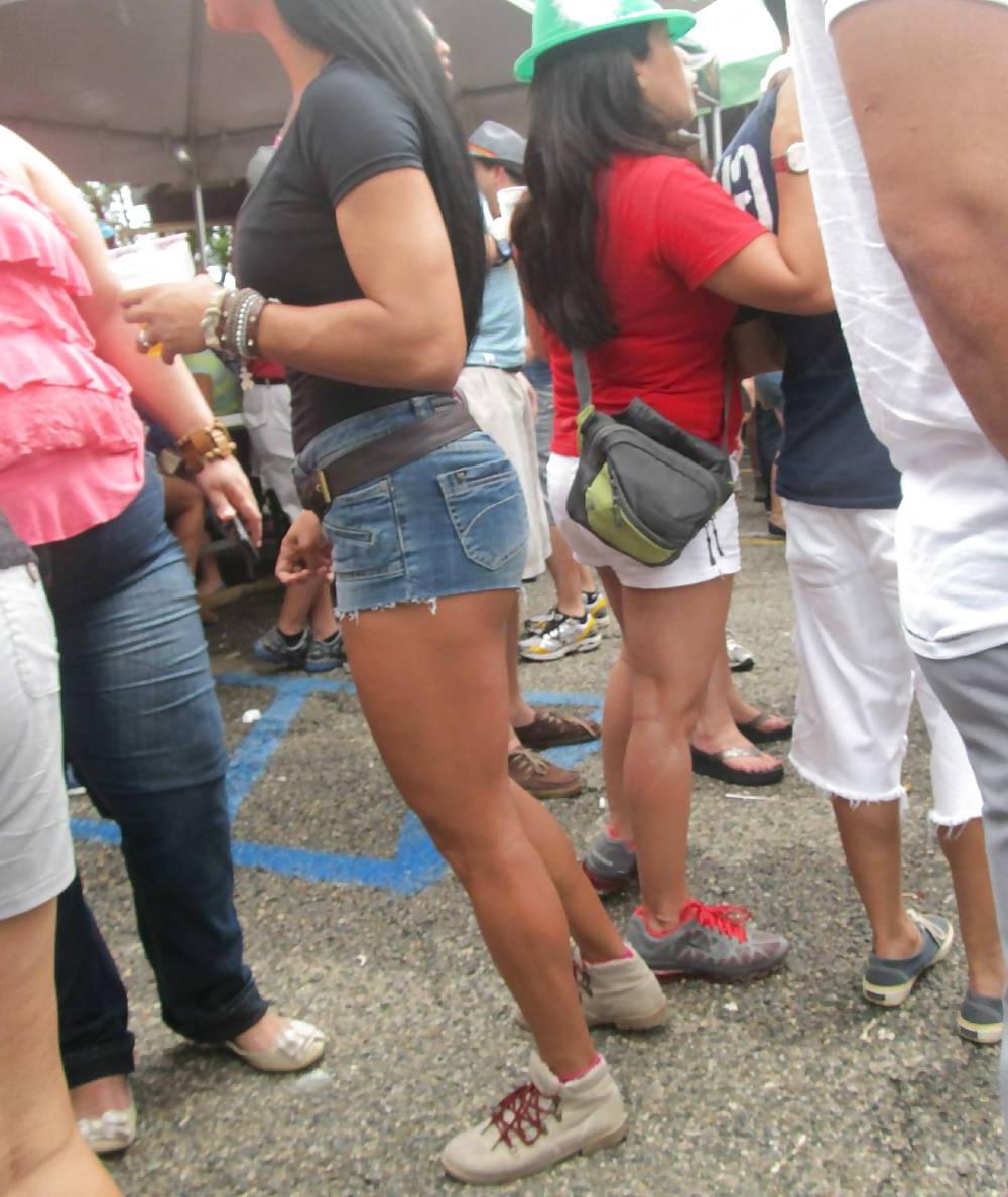 25P Legs in some sexy shorts...
