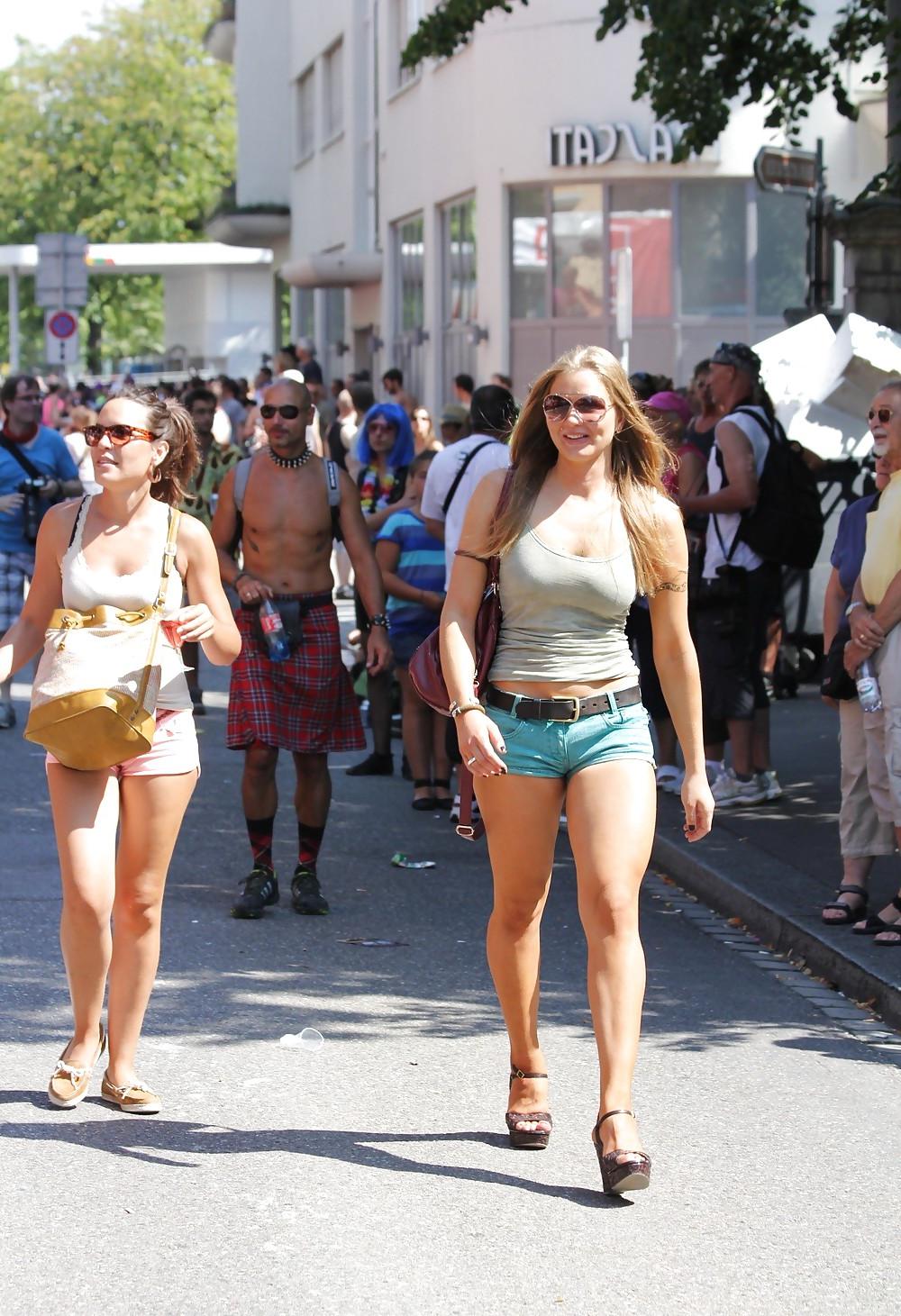 25P Legs in some sexy shorts...